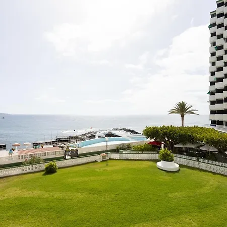 Home2book Seafront 公寓 *