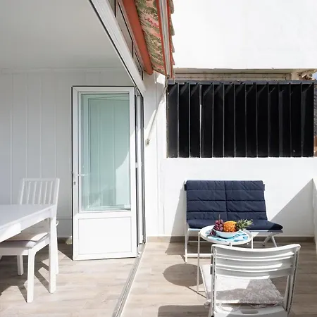 Home2book Seafront Апартаменты *
